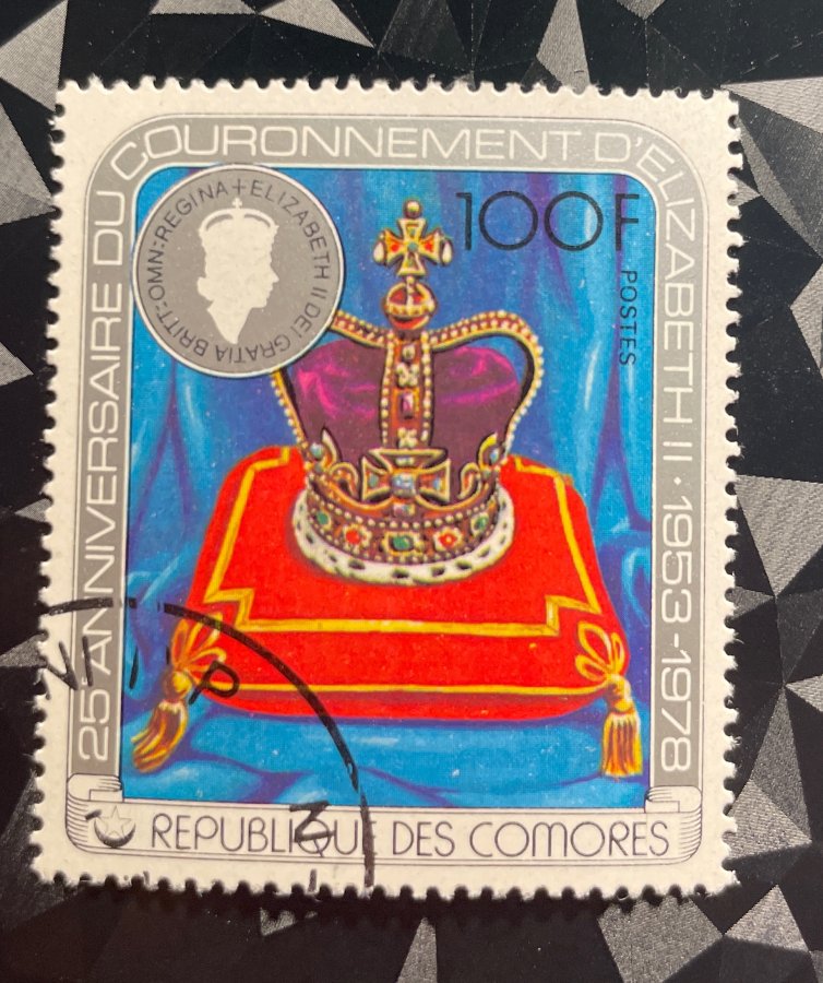 25e anniversaire du couronnement d'Elizabeth II – La Couronne de Saint-Édouard
