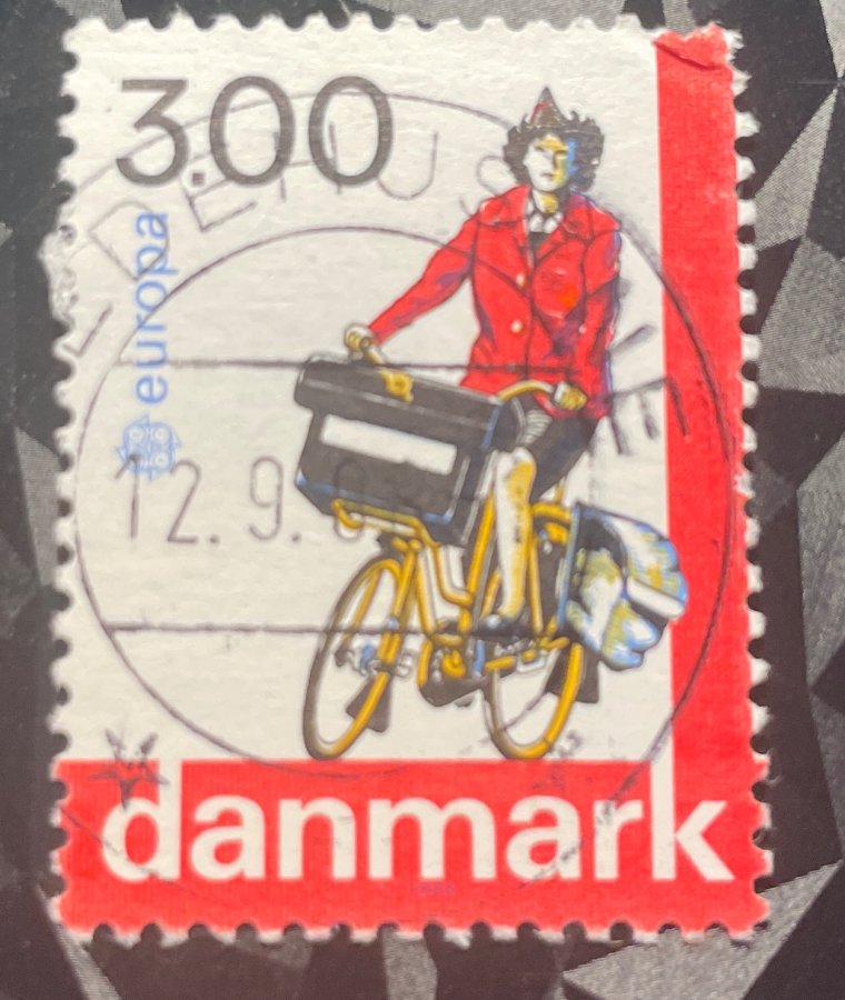Émission conjointe Europa - La Poste et ses moyens de transport (Factrice à vélo)