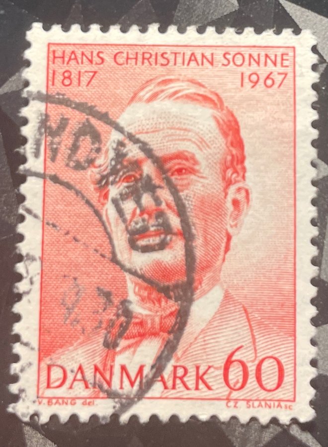 Timbre commémoratif du 150e anniversaire de la naissance de Hans Christian Sonne avec portrait gravé par Czesław Slania