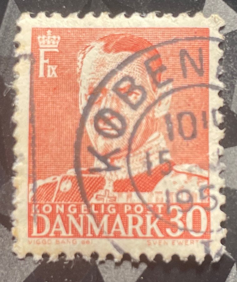 Timbre d'usage courant au type Roi Frederik IX en uniforme (profil)