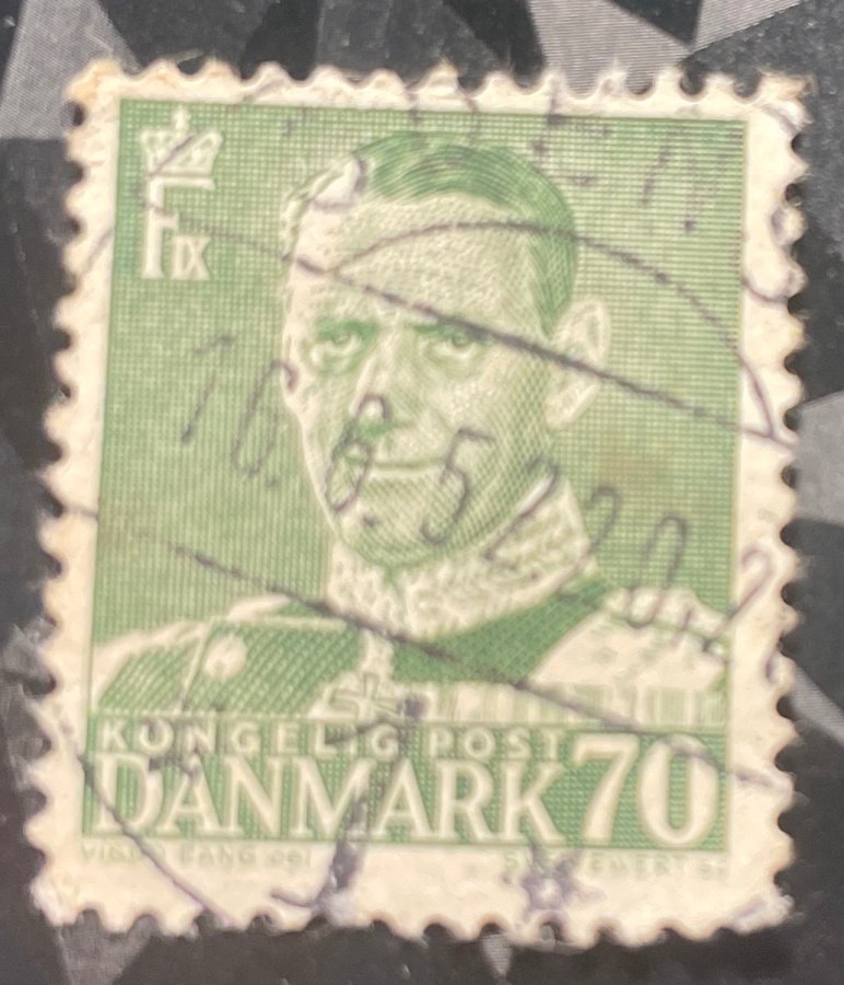 Timbre d'usage courant au type Roi Frederik IX de Danemark en uniforme