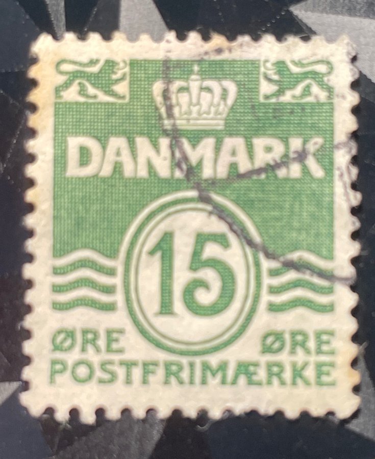 Timbre d'usage courant au type Chiffre et Couronne avec Vagues héraldiques (15 øre vert)