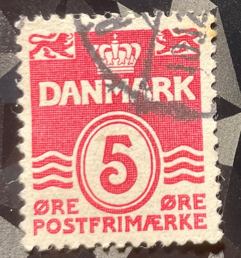 Timbre d'usage courant au type Chiffre et Couronne avec vagues héraldiques (valeur faciale et couronne royale)