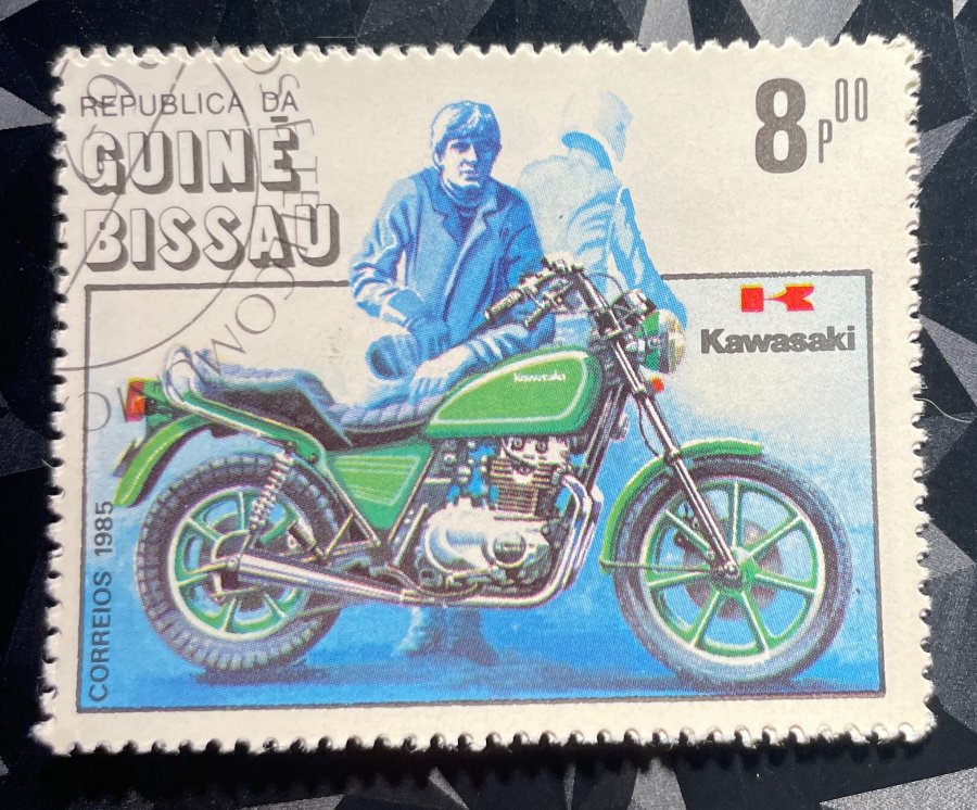 Centenaire de l'invention de la moto — Moto Kawasaki et pilote