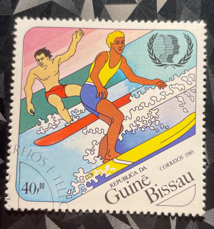 Année Internationale de la Jeunesse — Le Surf